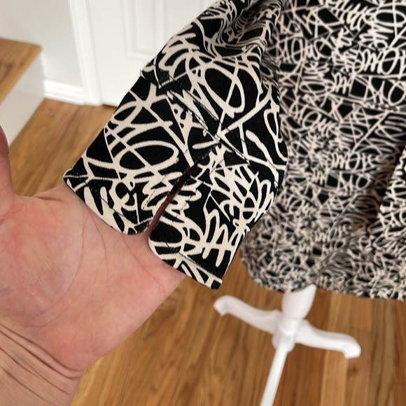 VINTAGE Diane von Furstenberg Signature Diane Print Wrap Dress - Picture 4 of 10